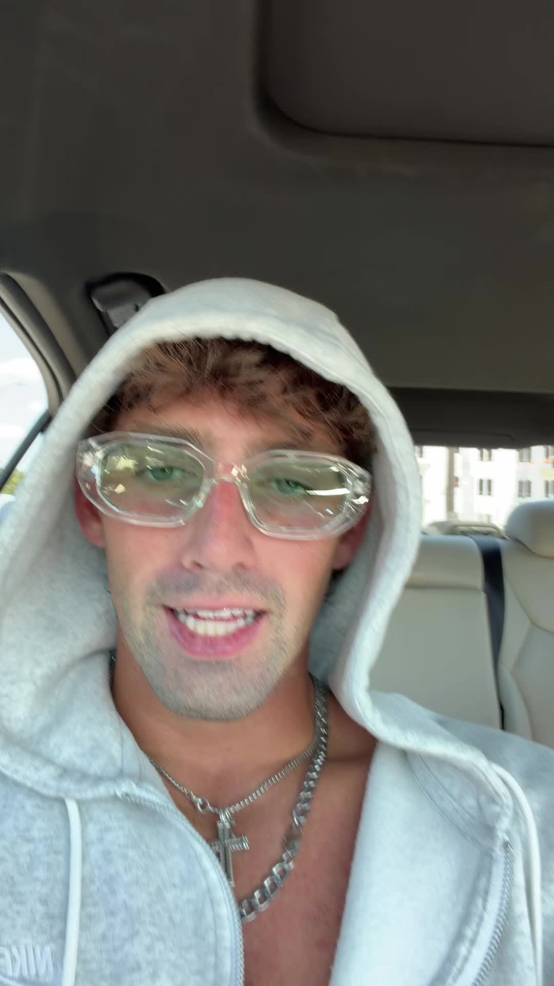 @Starvemax
