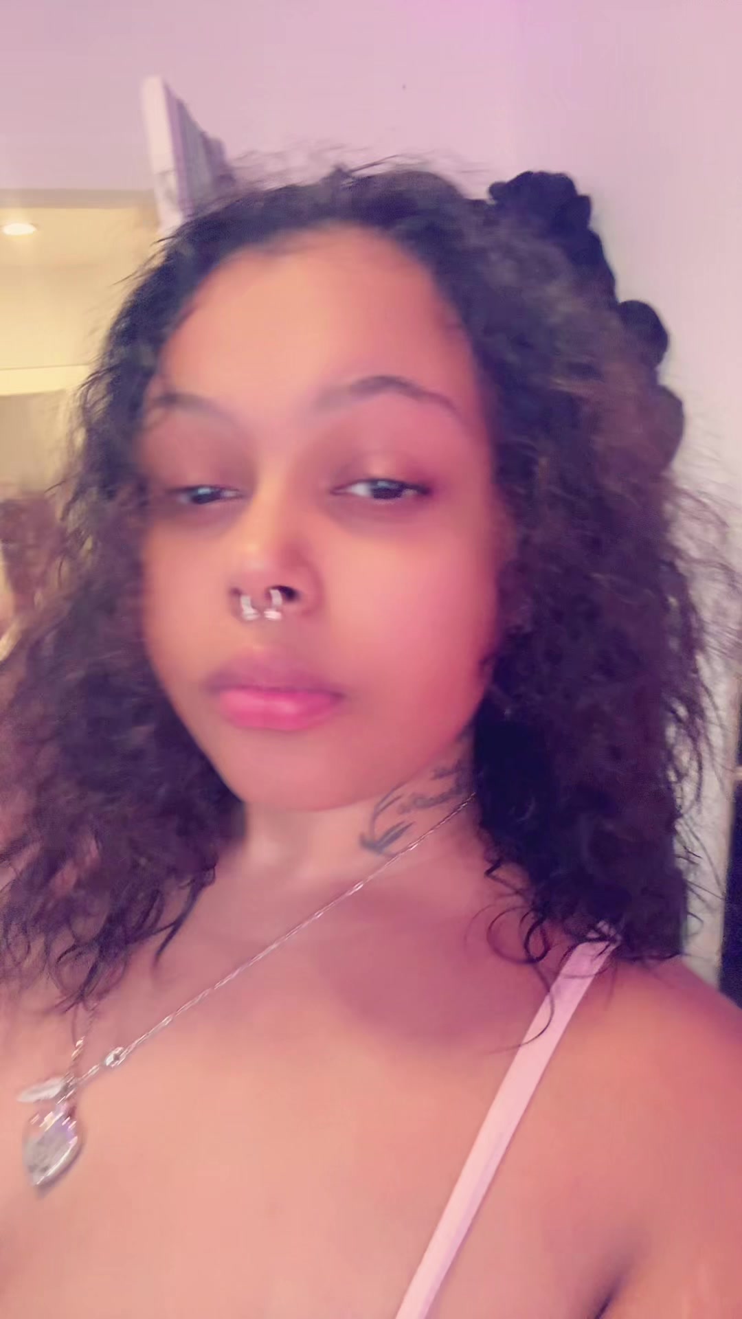 @Neekiee