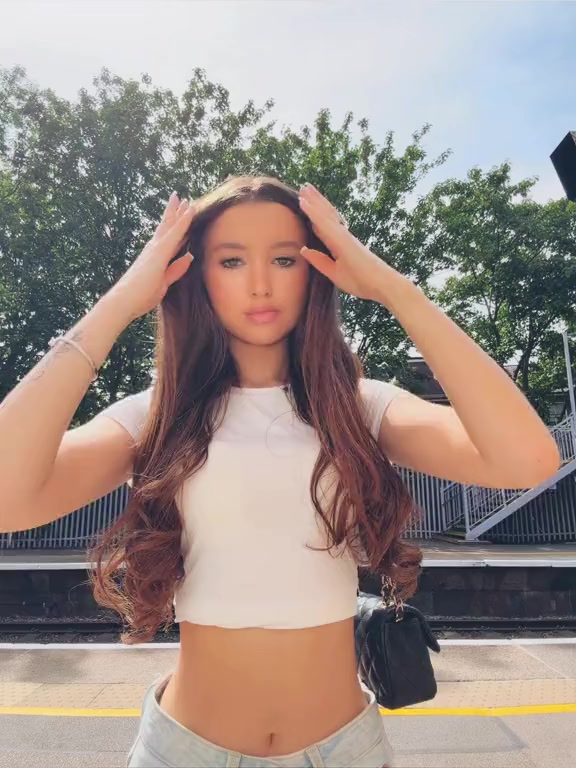 @𝒜𝓃𝓰ℯ𝓁𝒾𝓃𝒶