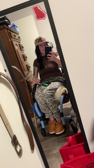 @paraplegic queen ๐ธ