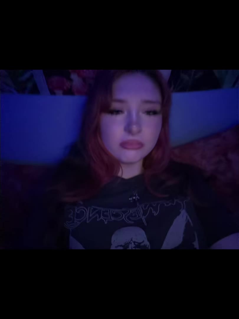 @Lyndsey Lou🦇