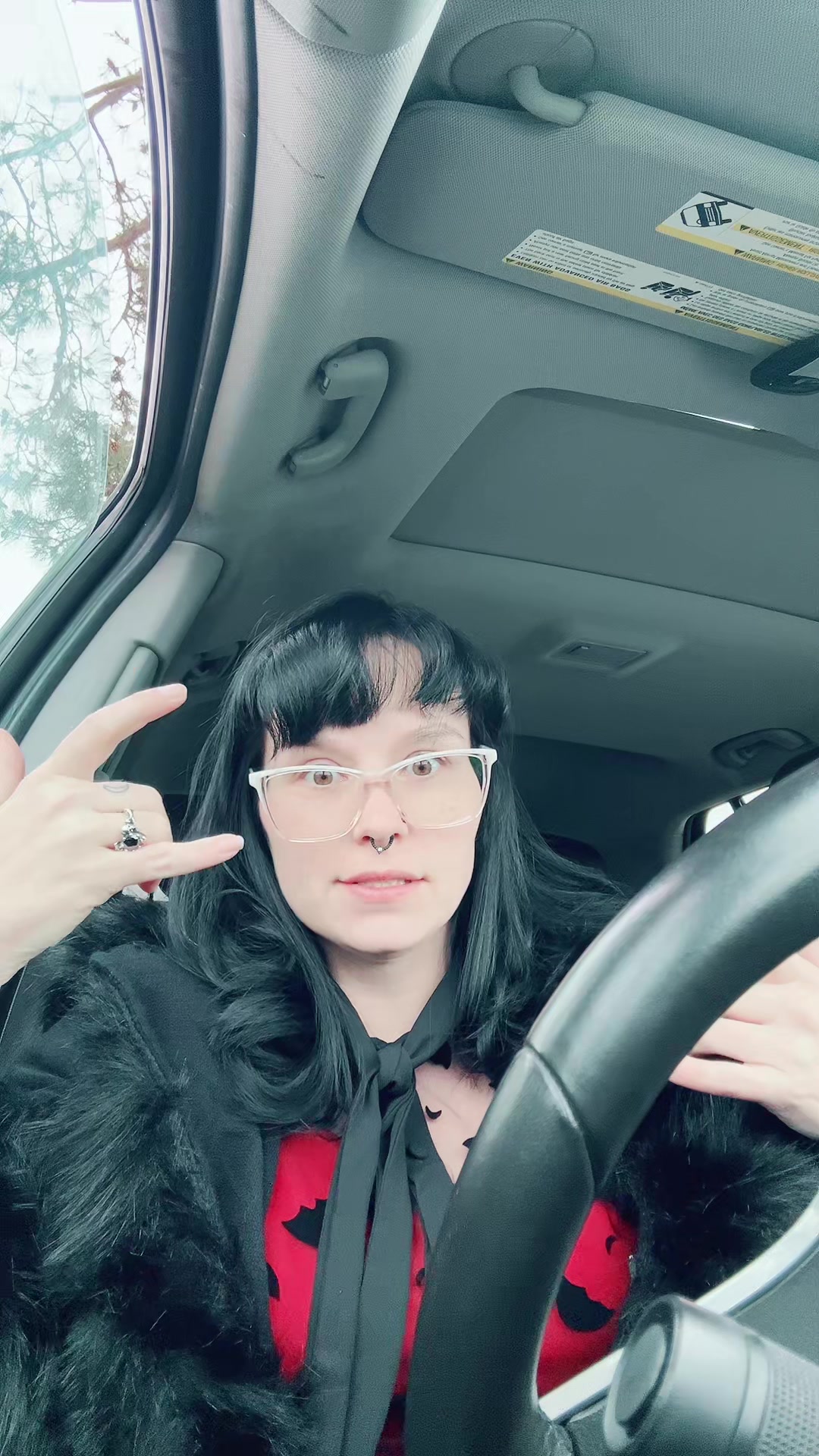 @GothWife_
