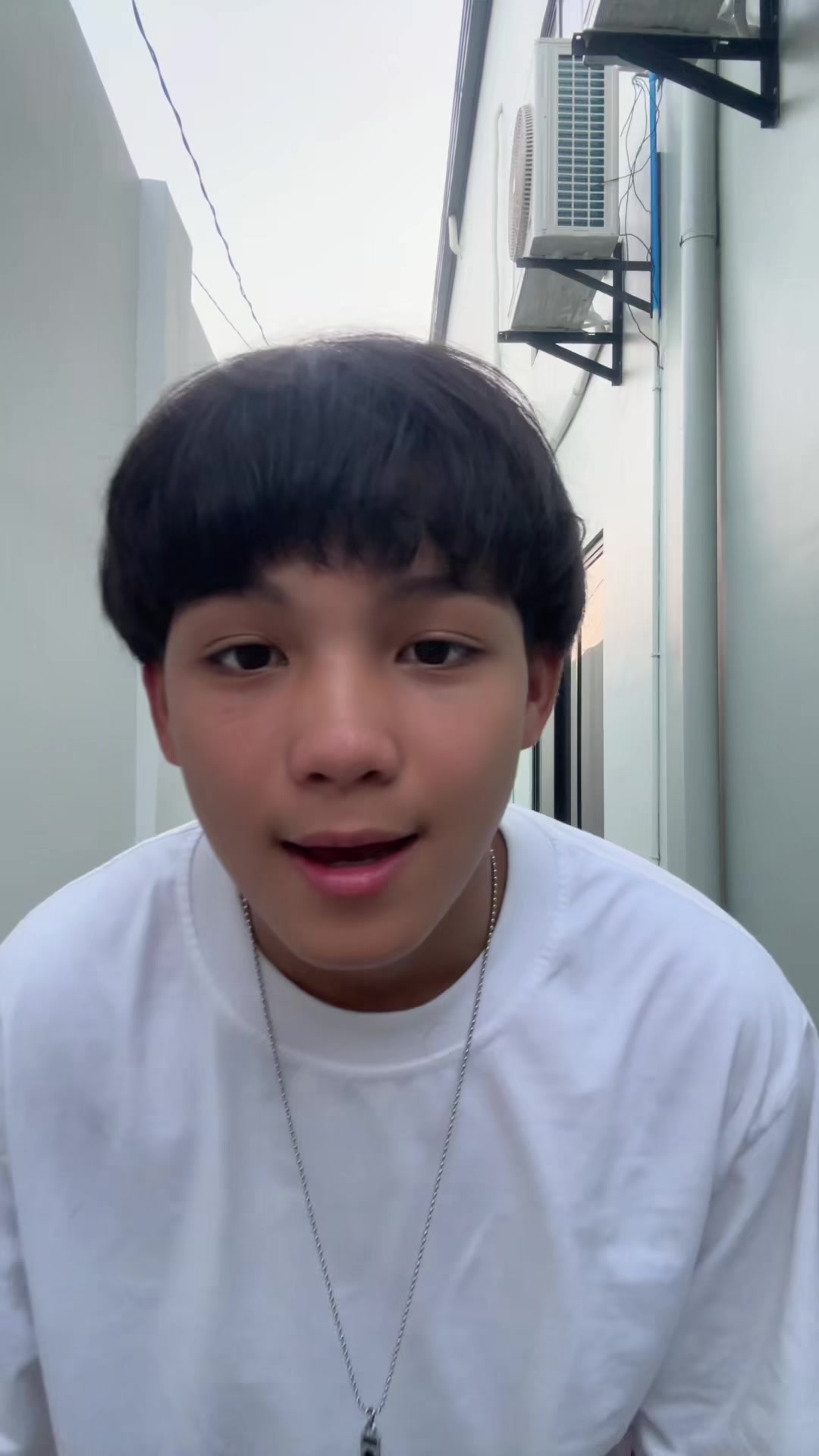 @Zai