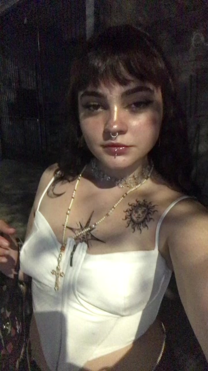 @queslau. ॐ