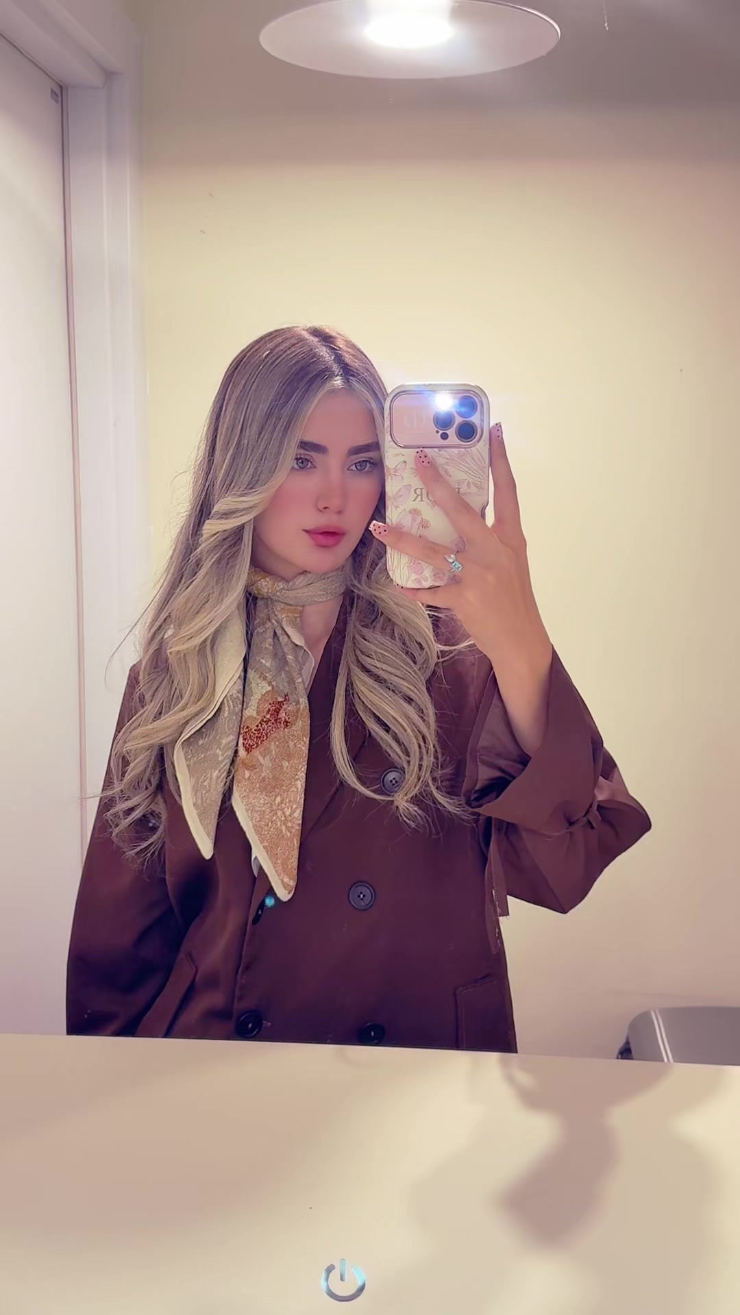 @Yasllina