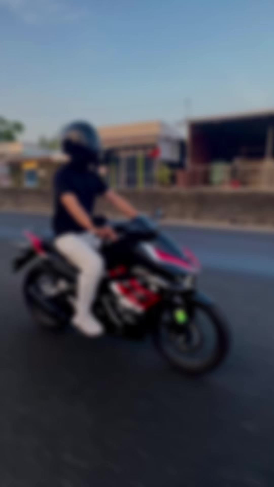 @Trai nhìn ổn
