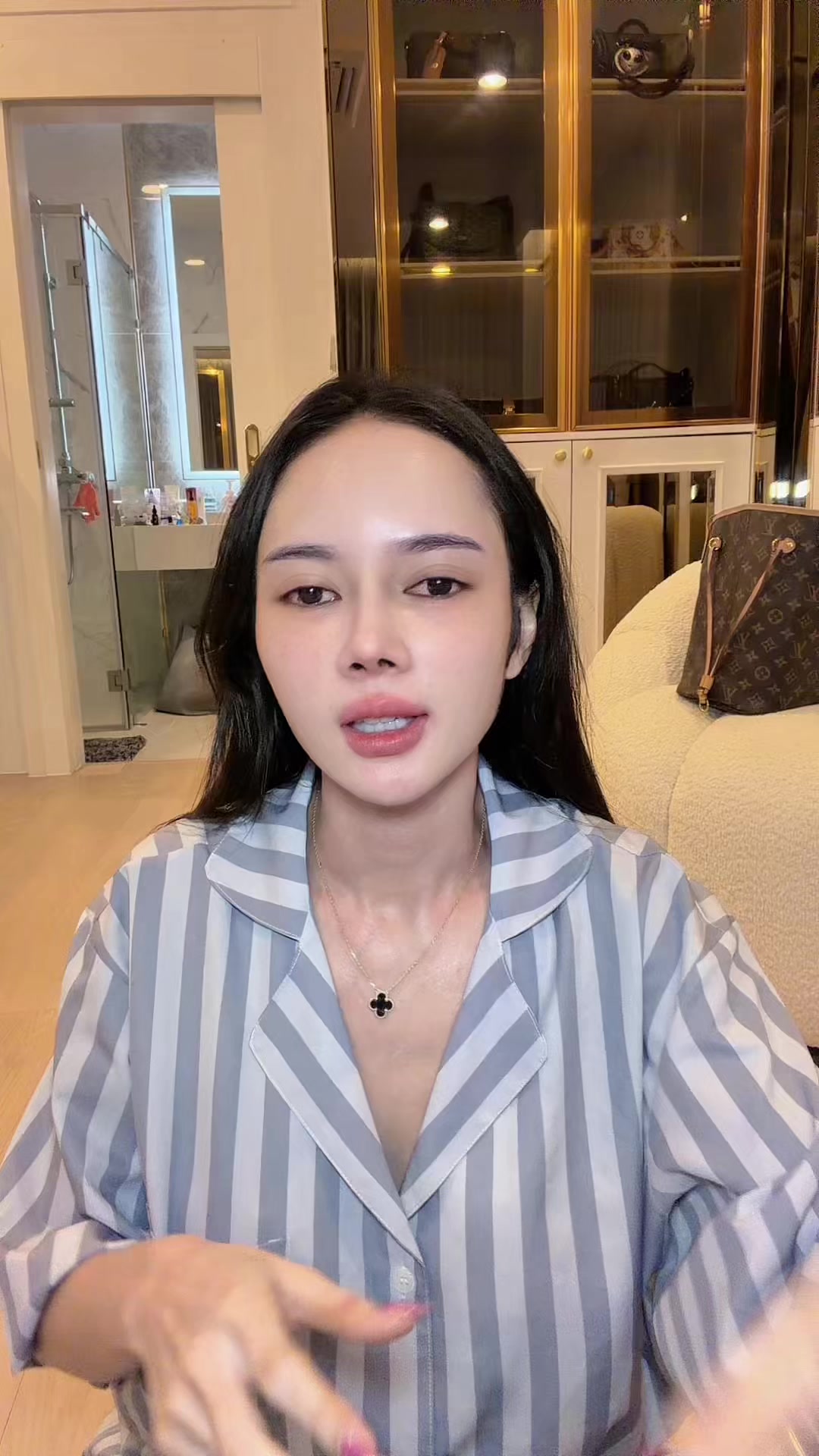 @เกาะผัวแดกไปวันๆ