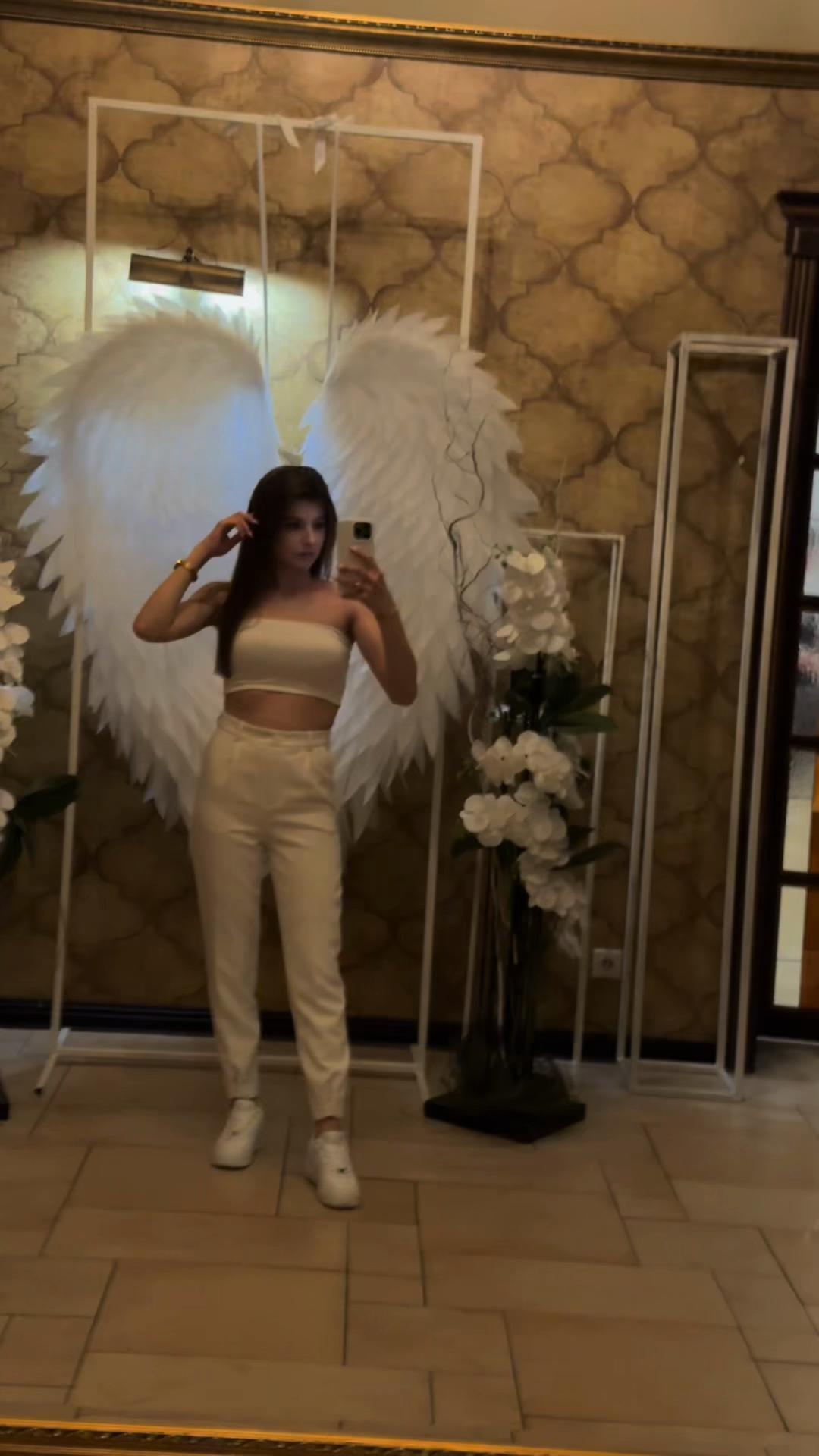 @Angel17
