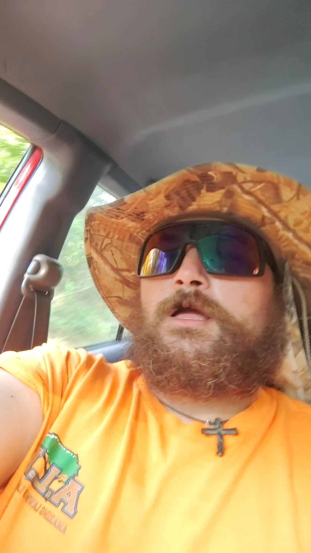 @👑 FAMOUSREDNECK👑