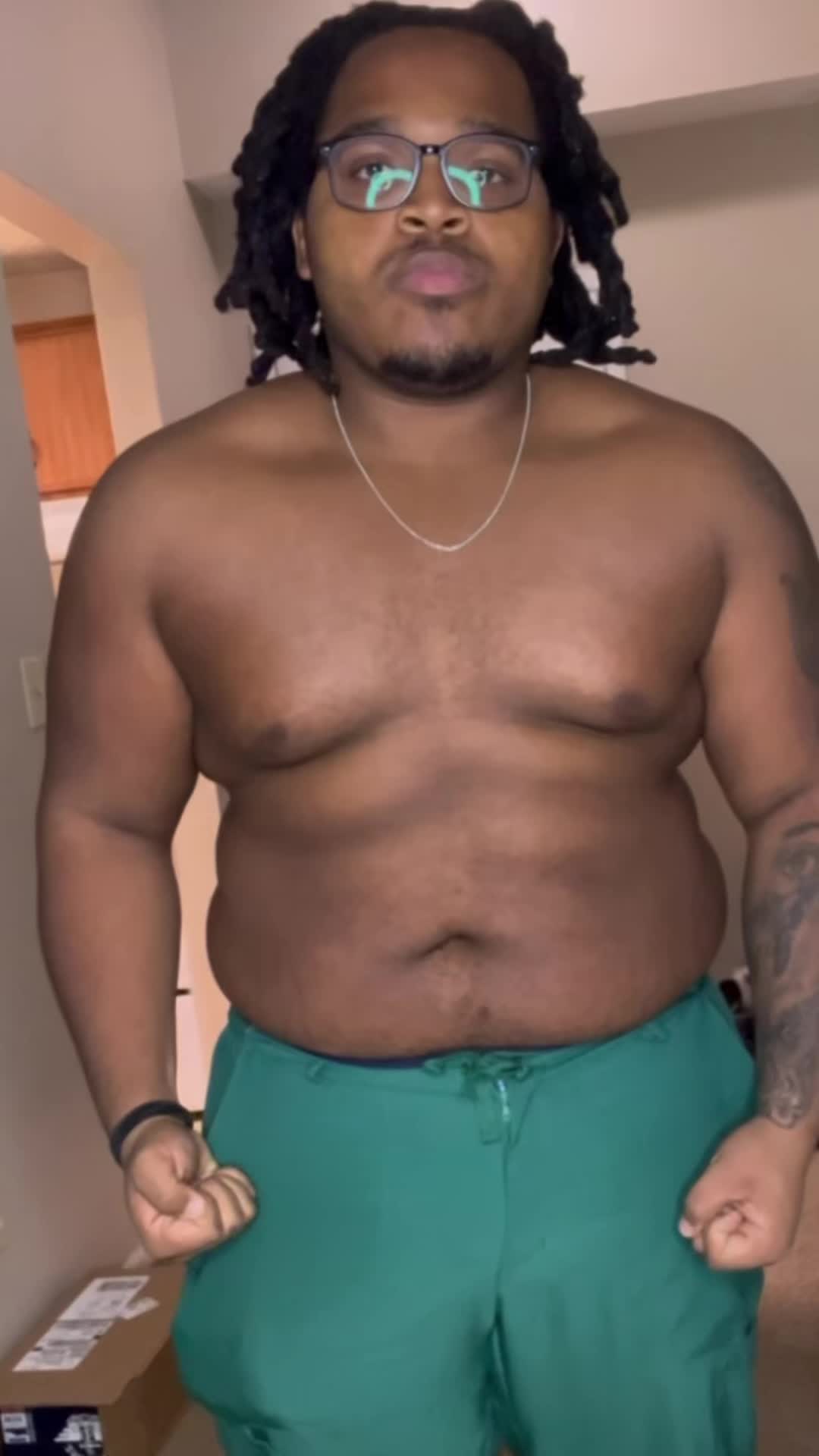 @Que
