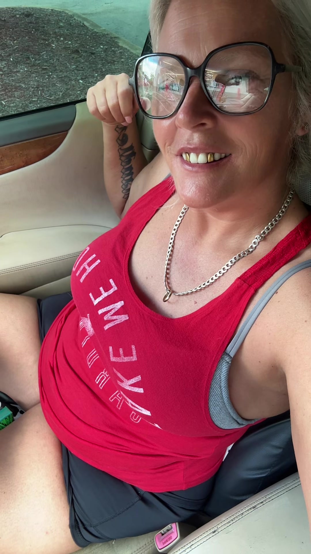 @FirsstLady