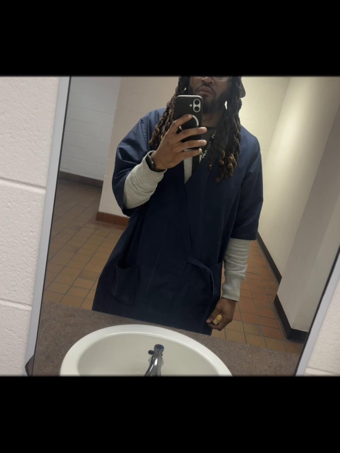 @Its_los