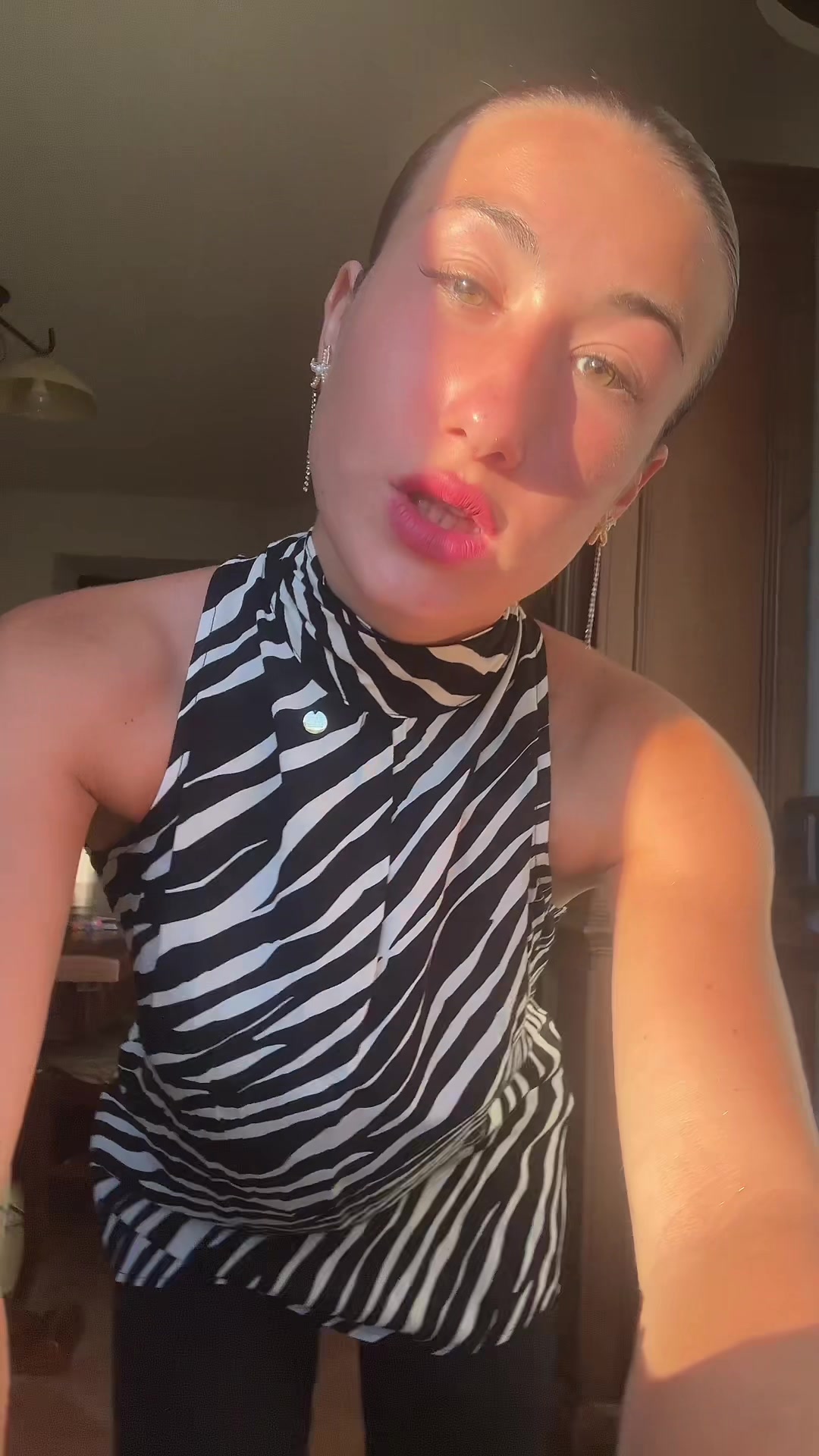 @🦂