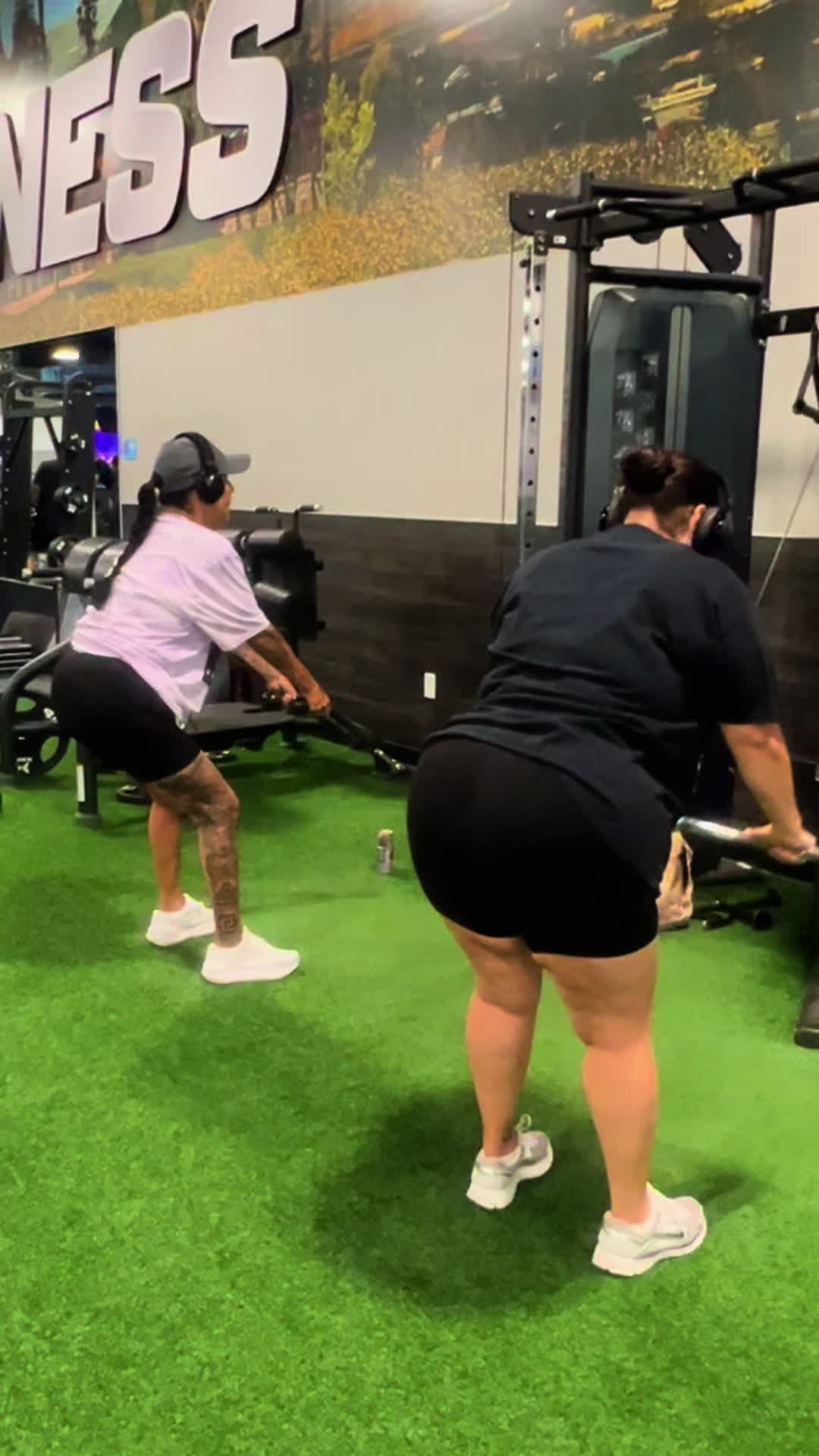 @yourfavemom