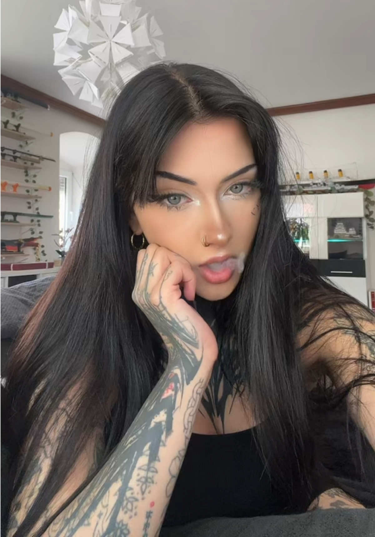 @♱ 𝓚𝓲𝓻𝓪 ♱