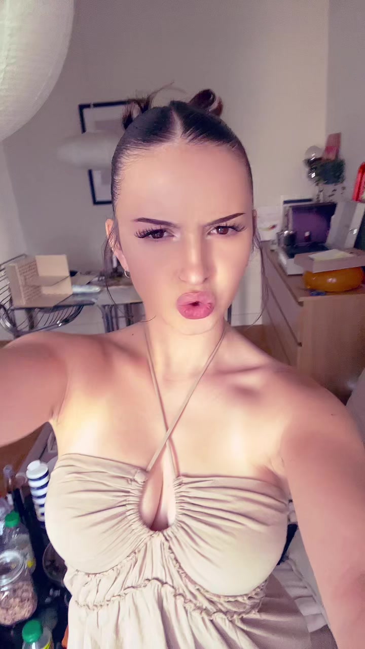 @jeannefrn