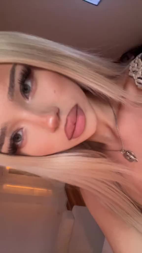@аня