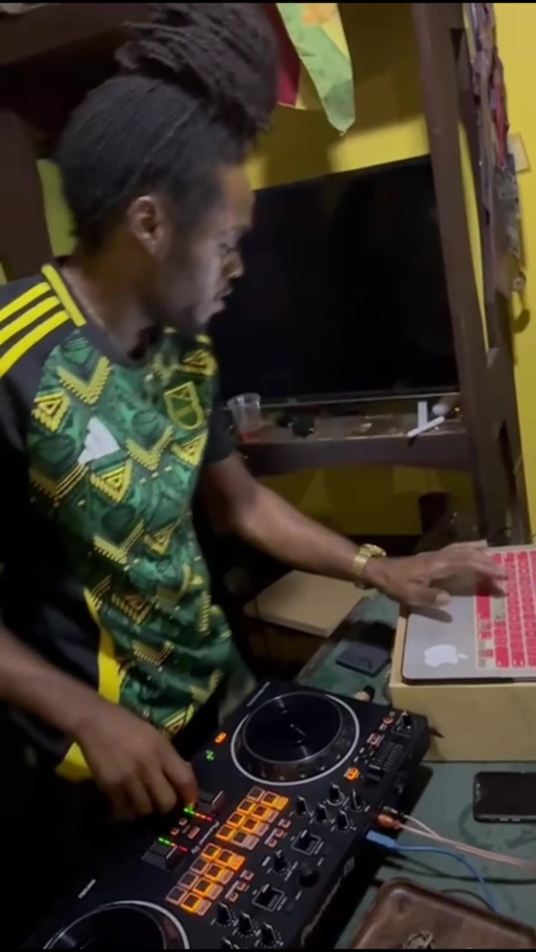 @🇯🇲🎶DJ STEAMAZ🎶🇯🇲