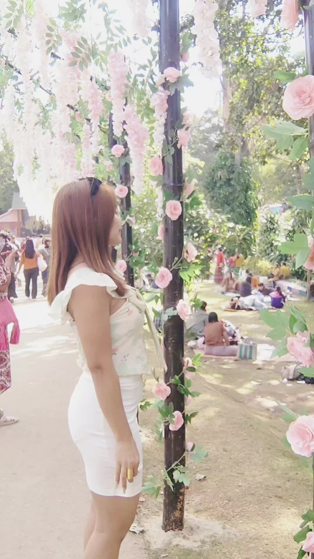 @ေ႐ႊၾကယ္စင္
