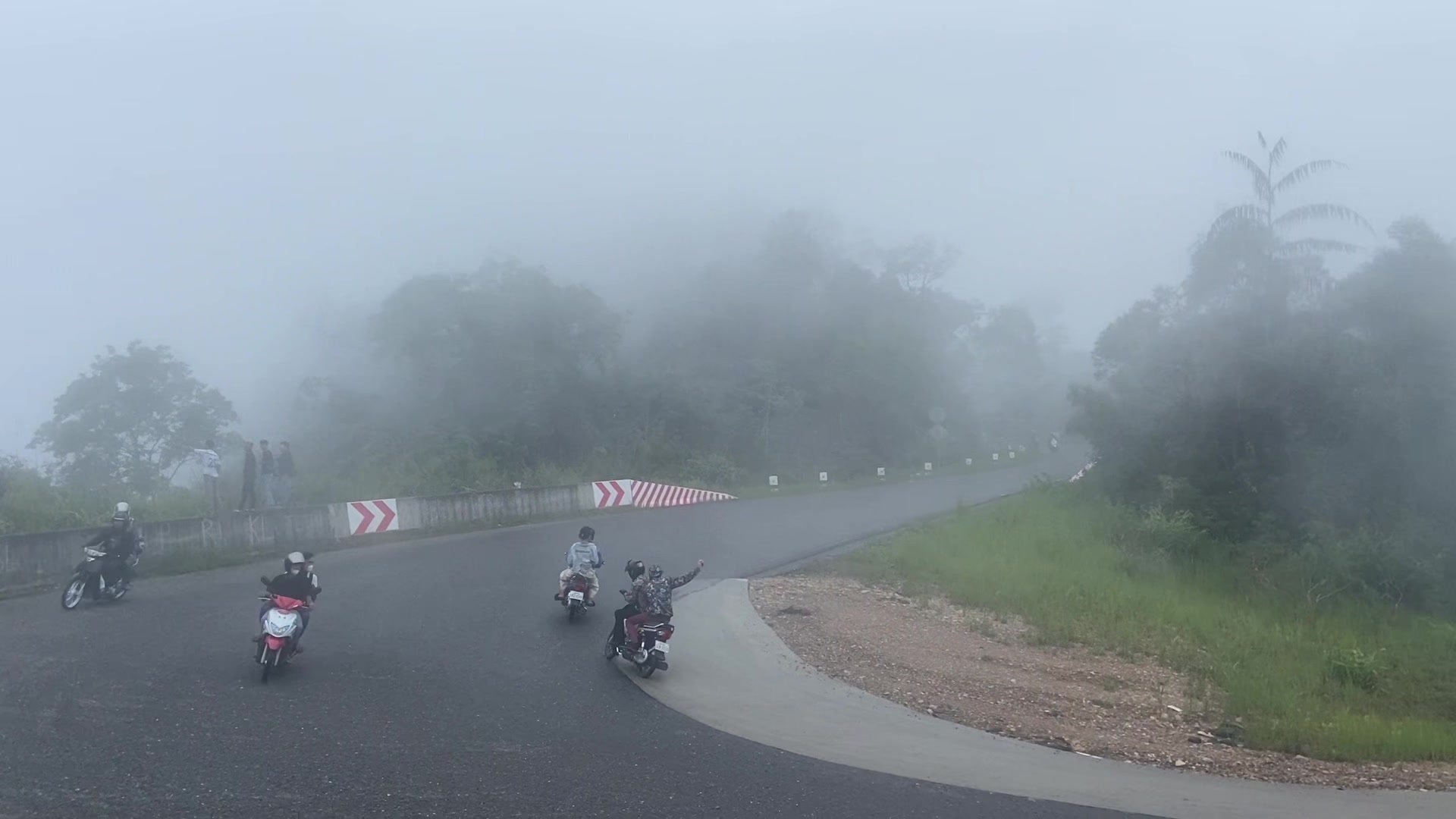 @Nie-នី ⟭⟬⁷