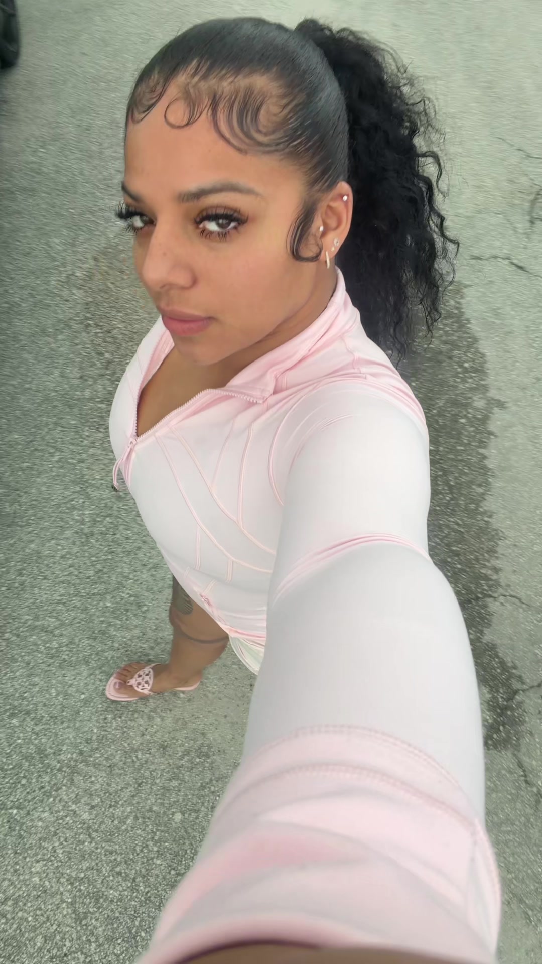 @MIKAYLA SARAVIA
