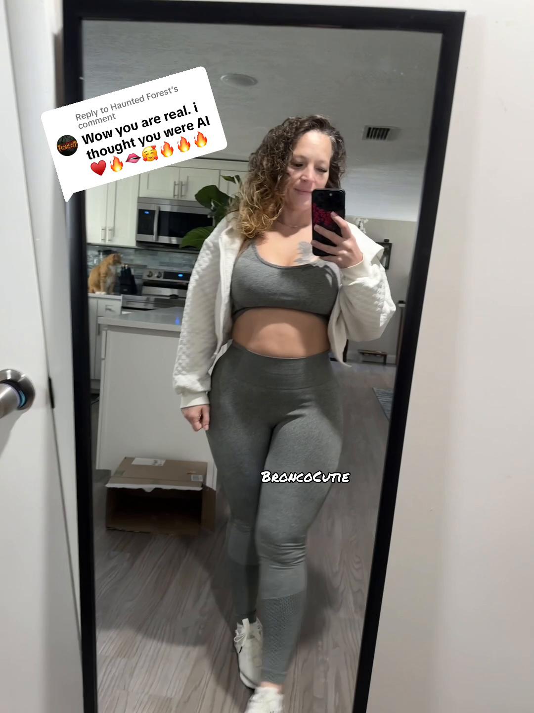 @Broncocutie