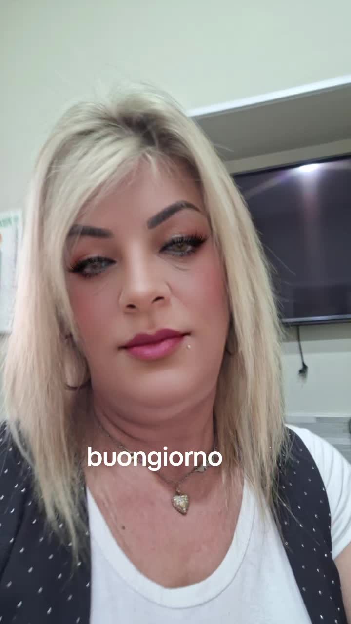 @anna a biond