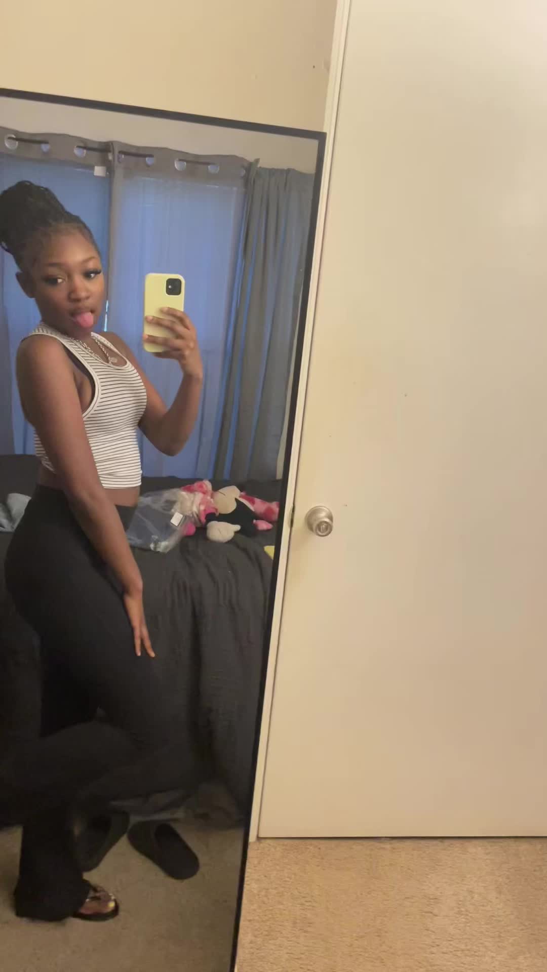@errthangpretty