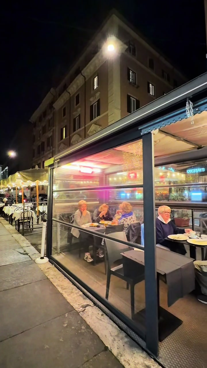 @STRADAROMANA Restaurant