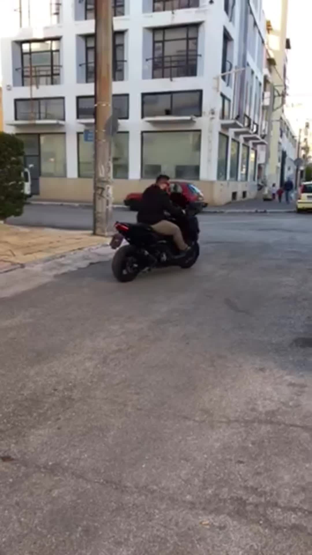 @Μήτσακας Μπου🇬🇷