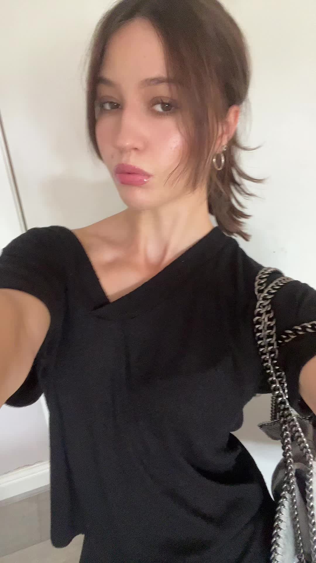 @ellalouiseclark
