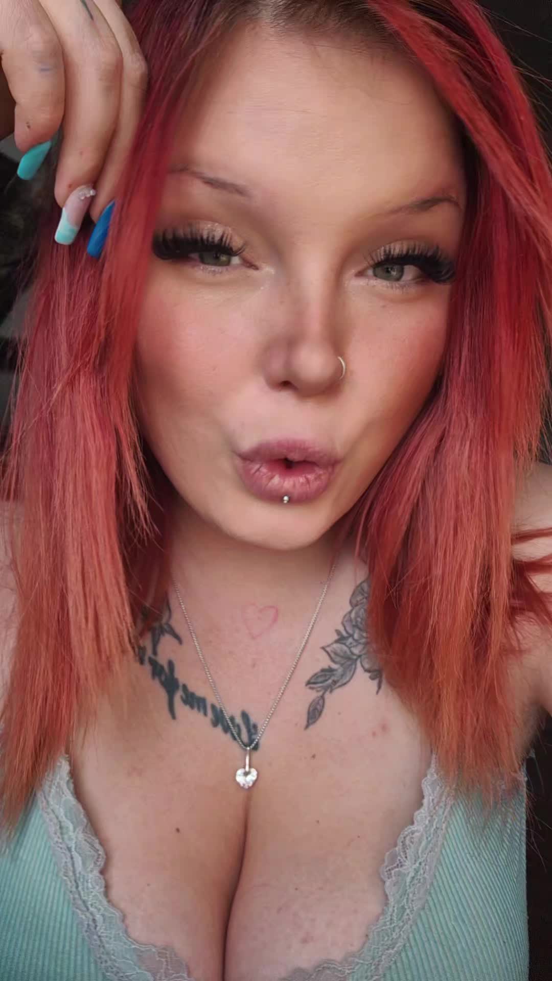 @Laraloooou 🦋🦦