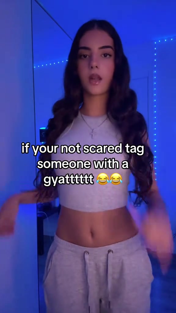 @👠