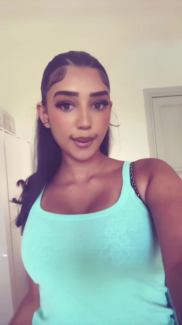 @🦄