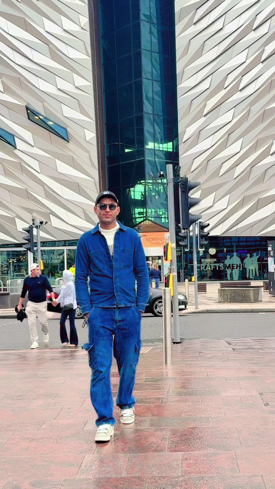@Chand Rizwan 🇵🇰🇬🇧