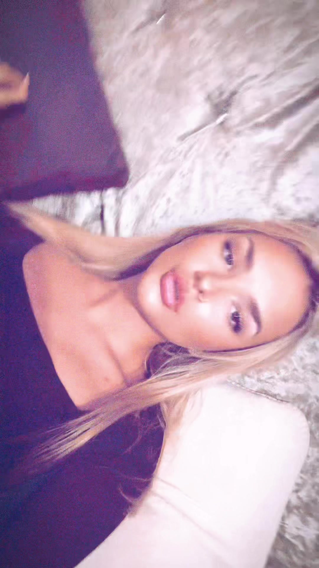 @Ellz