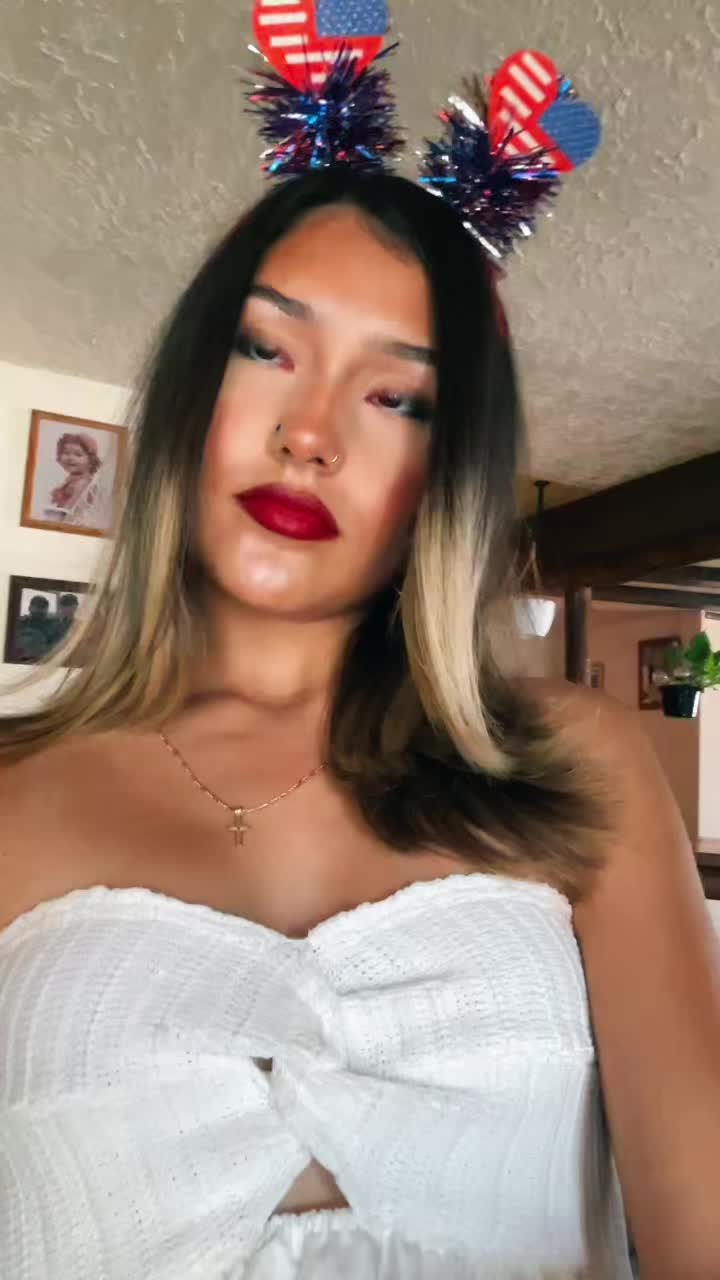 @𝓂𝒾𝒶 🍌