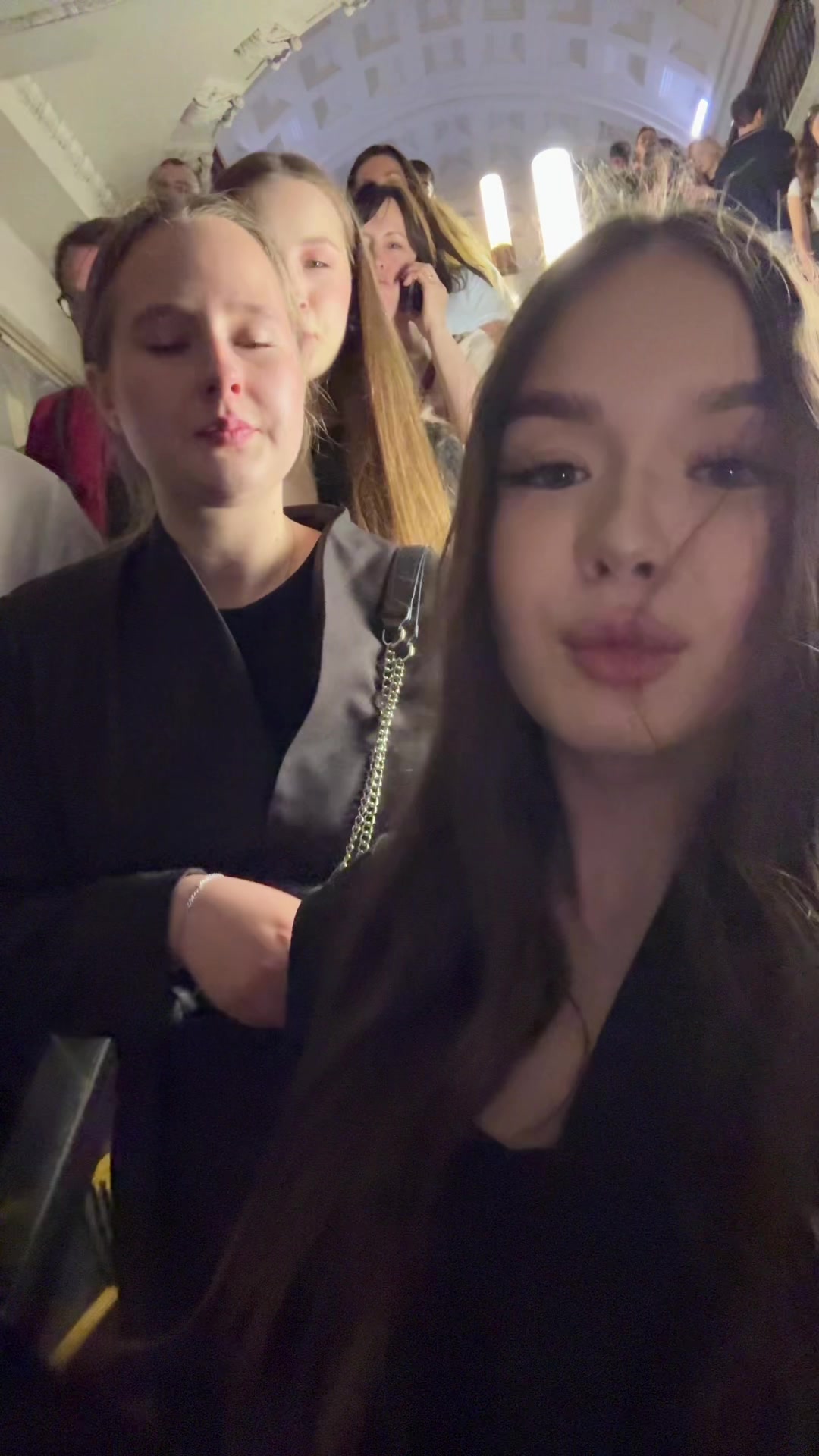 @настя фавкес