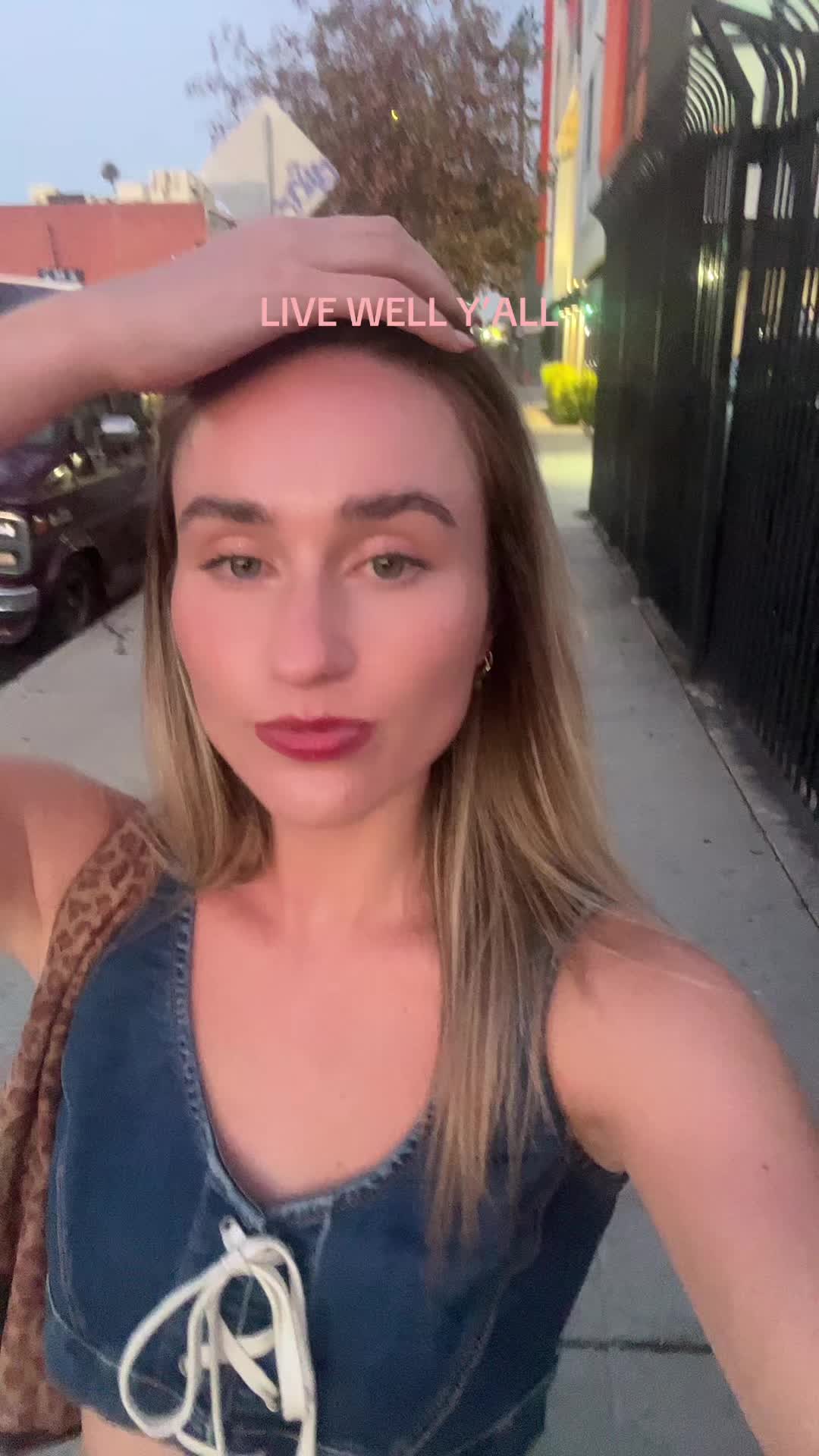 @Violet