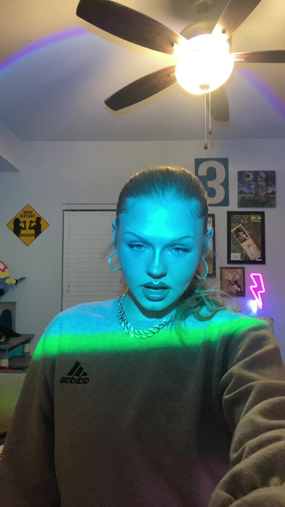 @Keezi