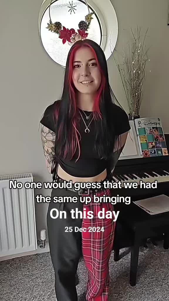 @Evie 🖤