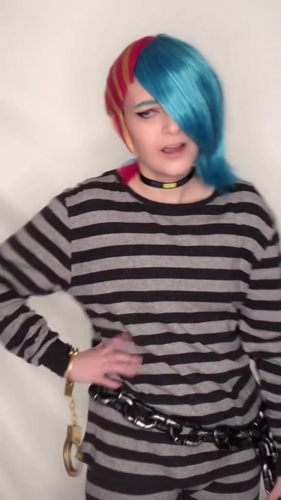 @I cosplay fictional felons