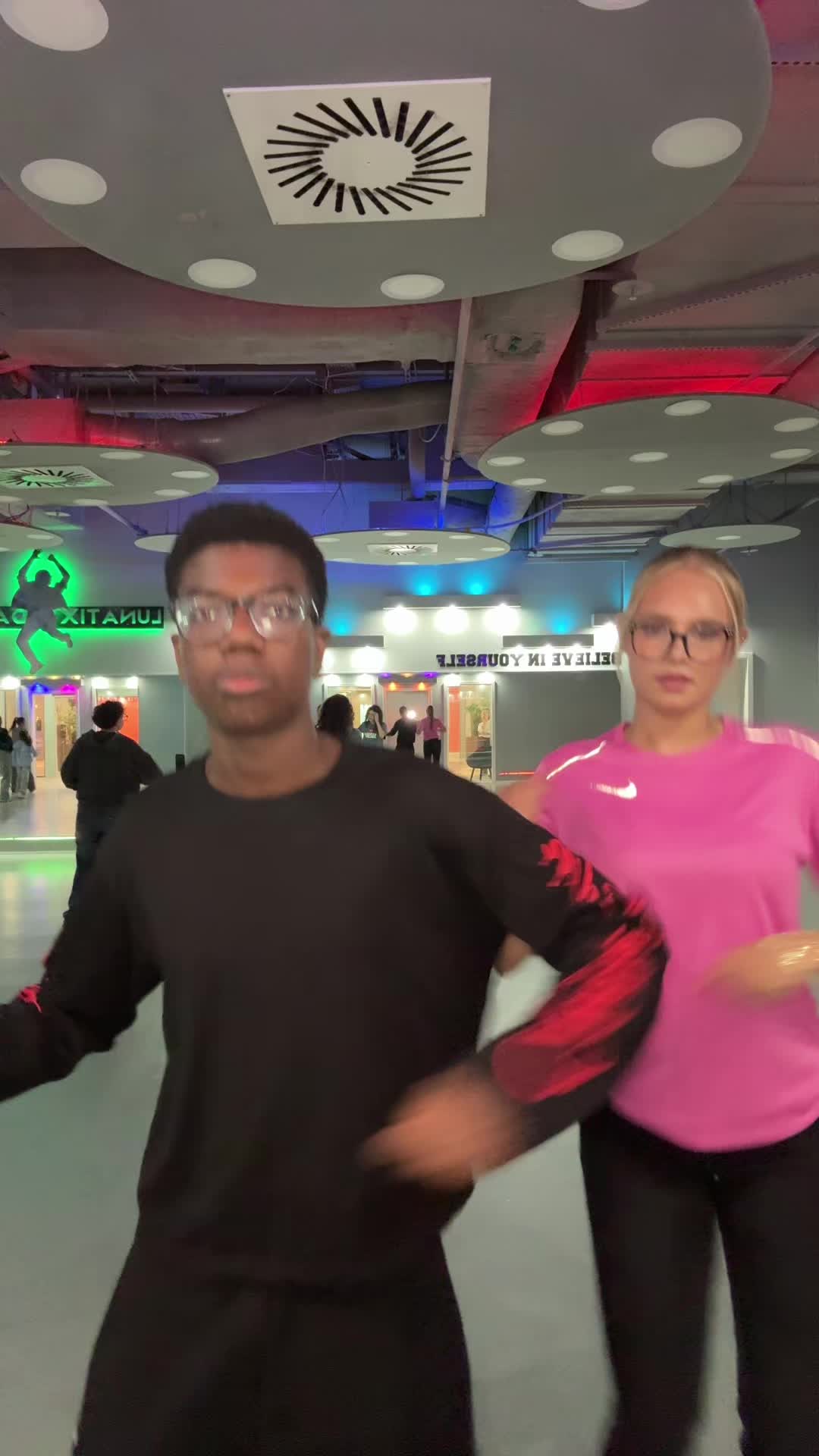 @JoJo⚡️