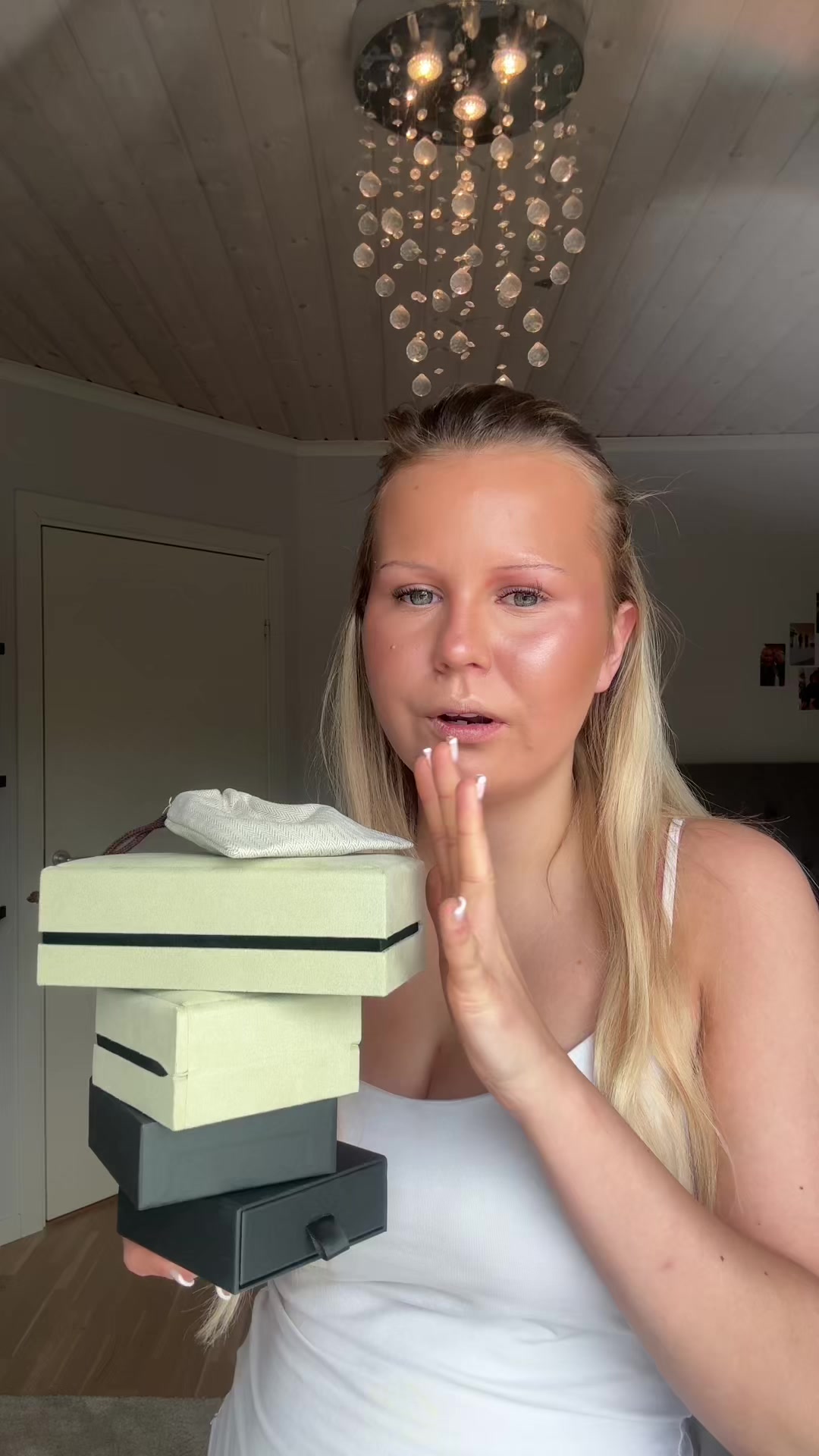 @Holly🛍️🥥🥂