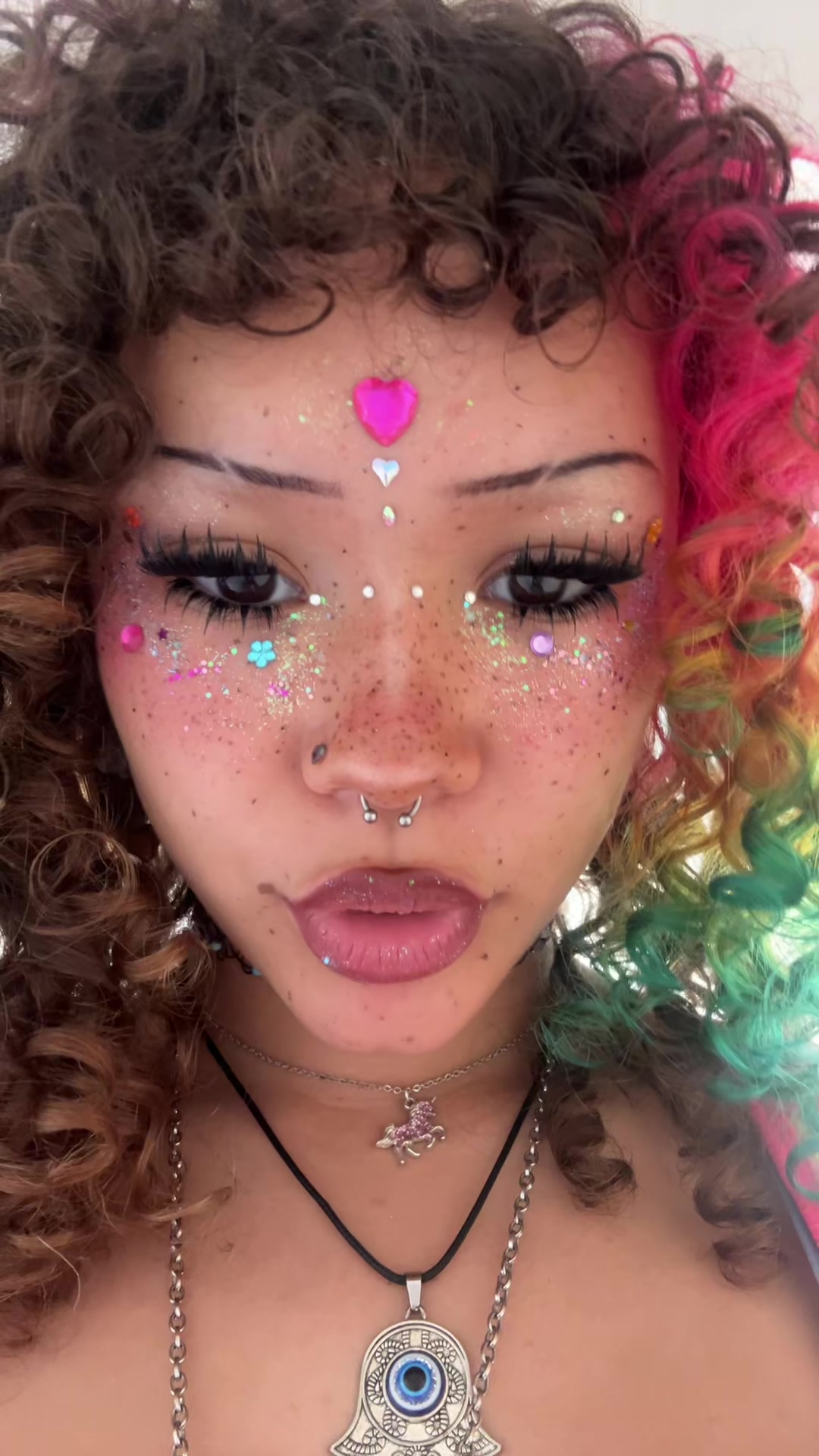 @🦄