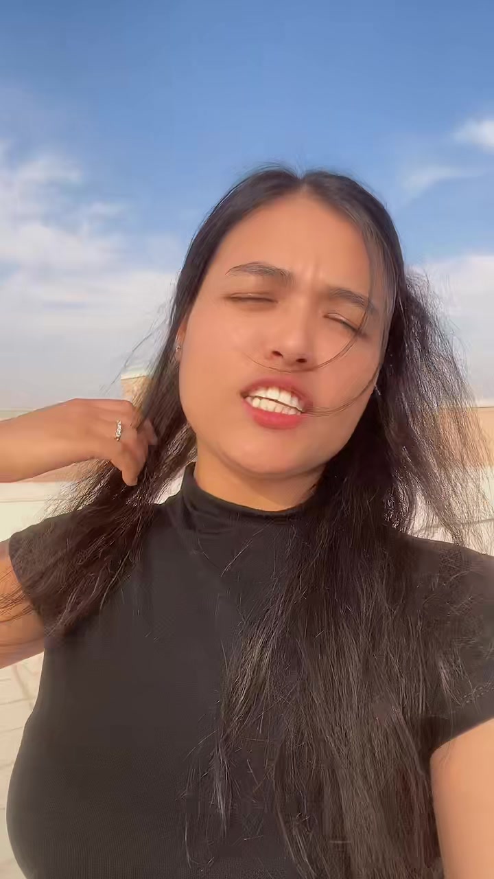@👑Aarohi shrestha❤👑