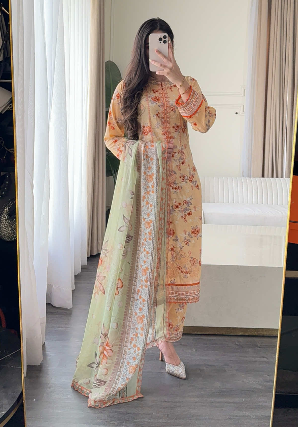 @H&W COLLECTION LIMITED