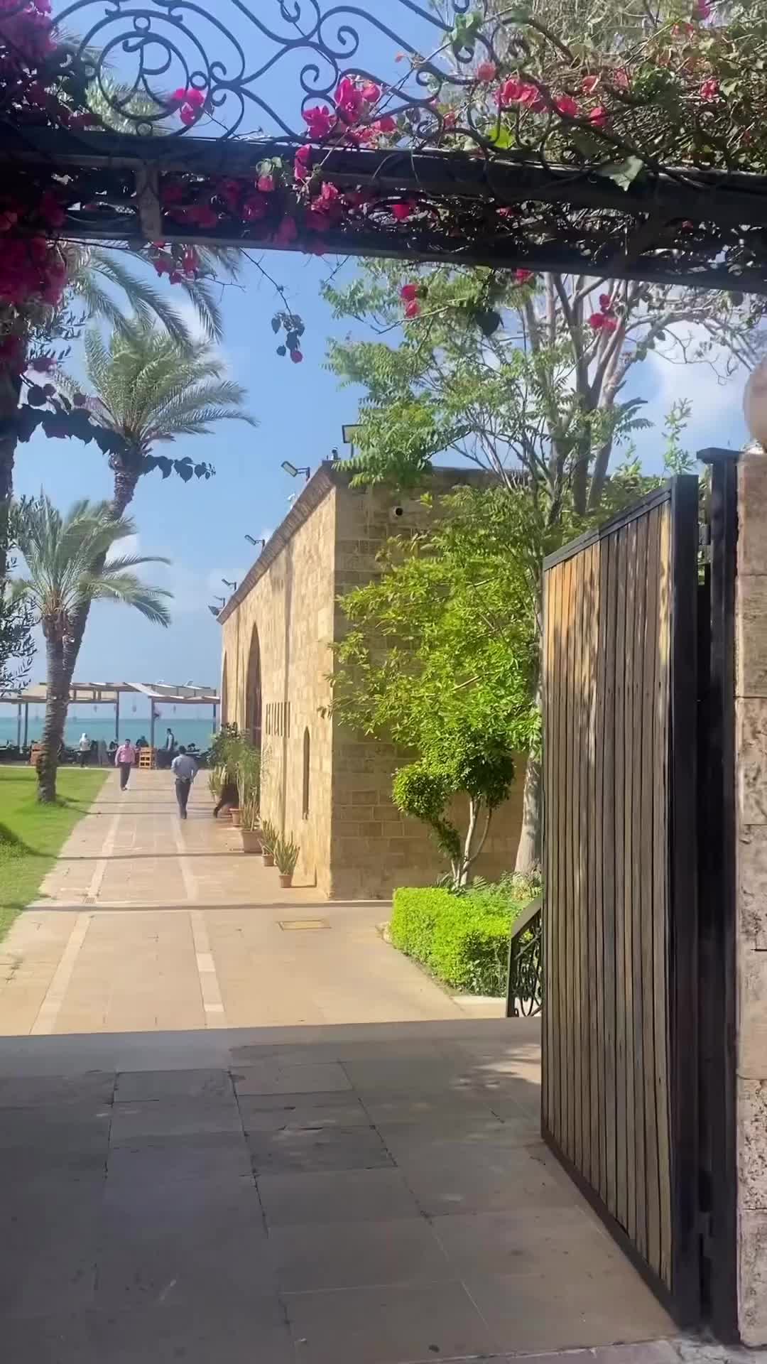 @Alnourr.abaya