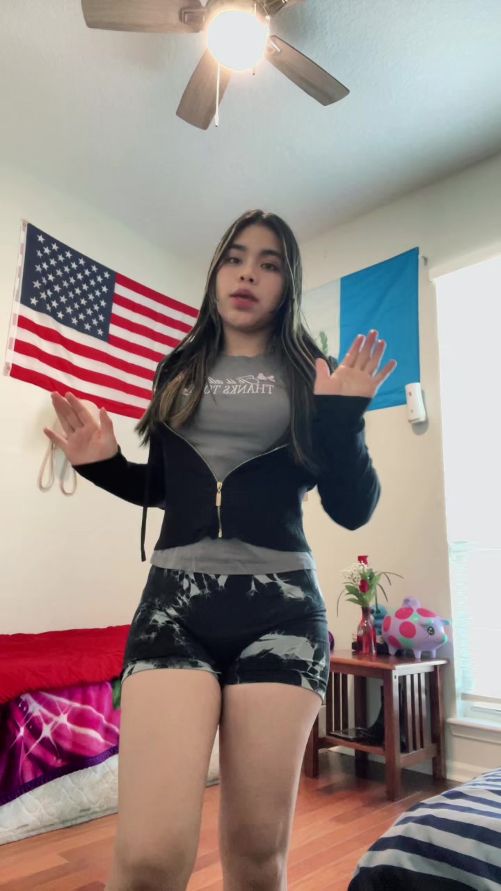 @Cele🫦🦋😍🦋