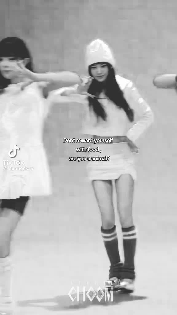 @ৎ୭ ::